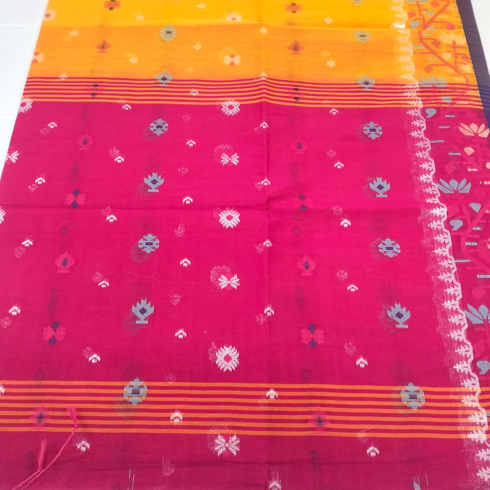 Tangail Jamdani Saree - Thumbnail 3